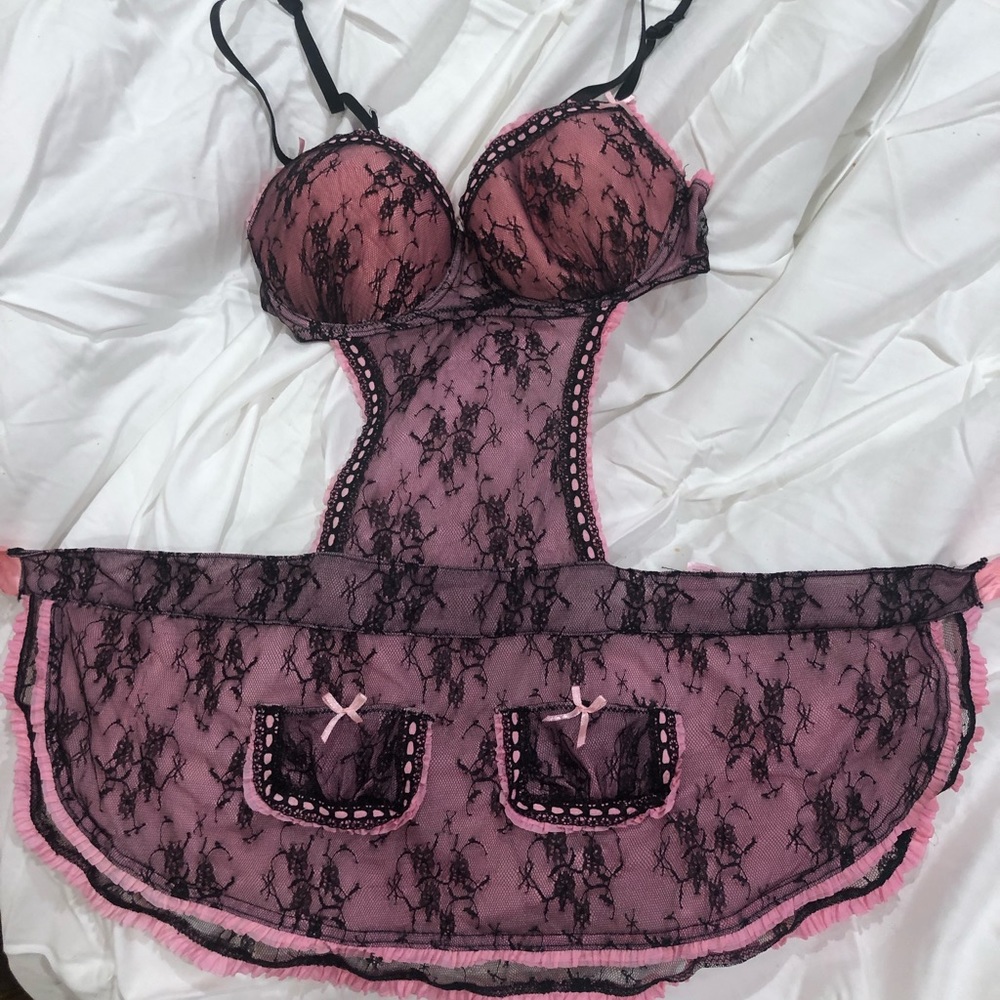 MAKE AN OFFER‼️Pink and Black Apron Teddy Size L